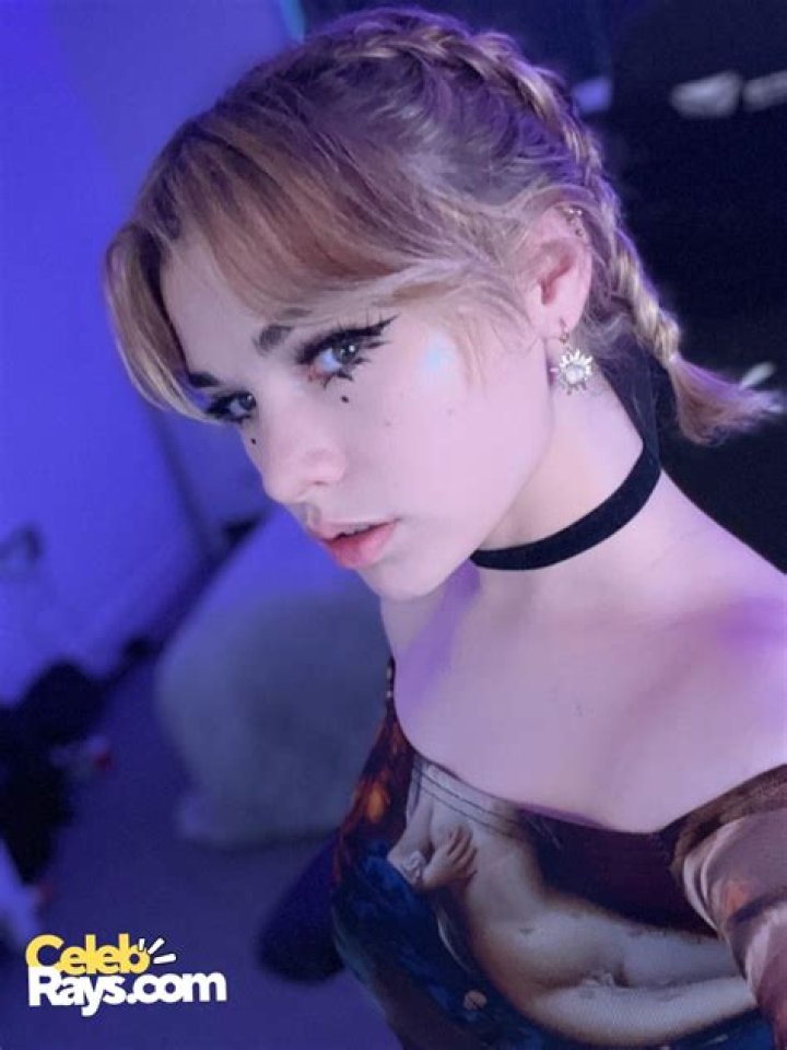 Who Is Nyyxxii Twitch? Age, Real Name, Instagram And 10 Facts To Know