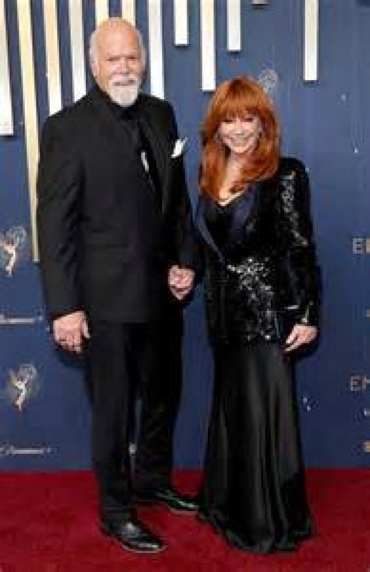 Who Is Reba Stewart Artist From Puerto Rico? Biography and Tribute To Her Art Career
