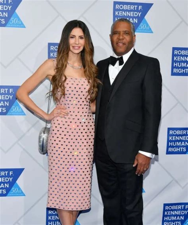 Who is Suzanne Mcfayden Smith? Wiki, Age, Bio, Net Worth (Robert F. Smith First Wife)