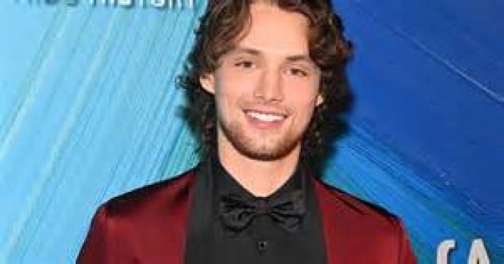 Who is William White On Tiktok? Age Girlfriend And More