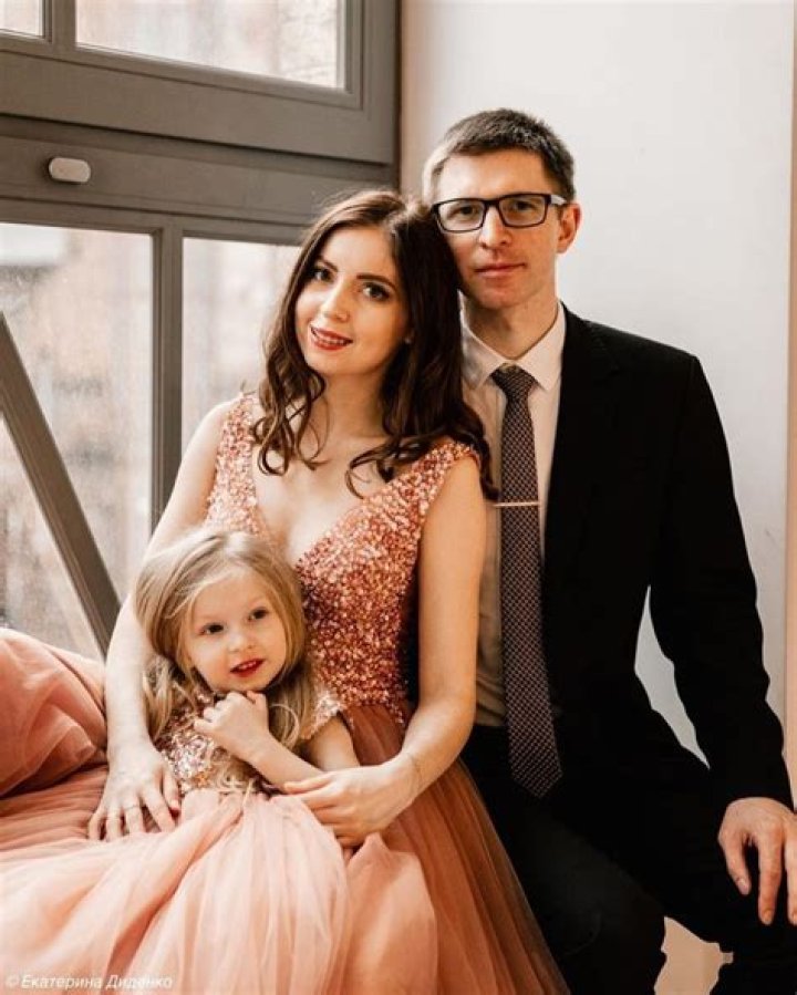 Yekaterina Didenko Biography, Wiki, Age, Husband (Valentin Didenko), Dry Ice Video, Instagram, Height, Net Worth, Family and Nationality